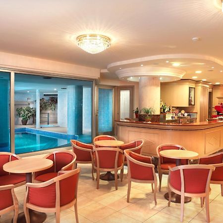 Hotel Mondial Белариа-Игеа Марина Екстериор снимка