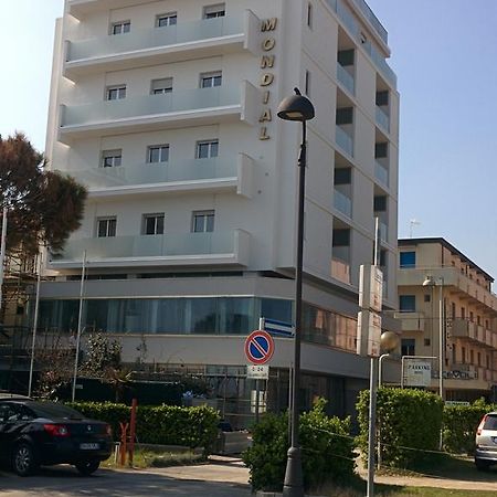 Hotel Mondial Белариа-Игеа Марина Екстериор снимка