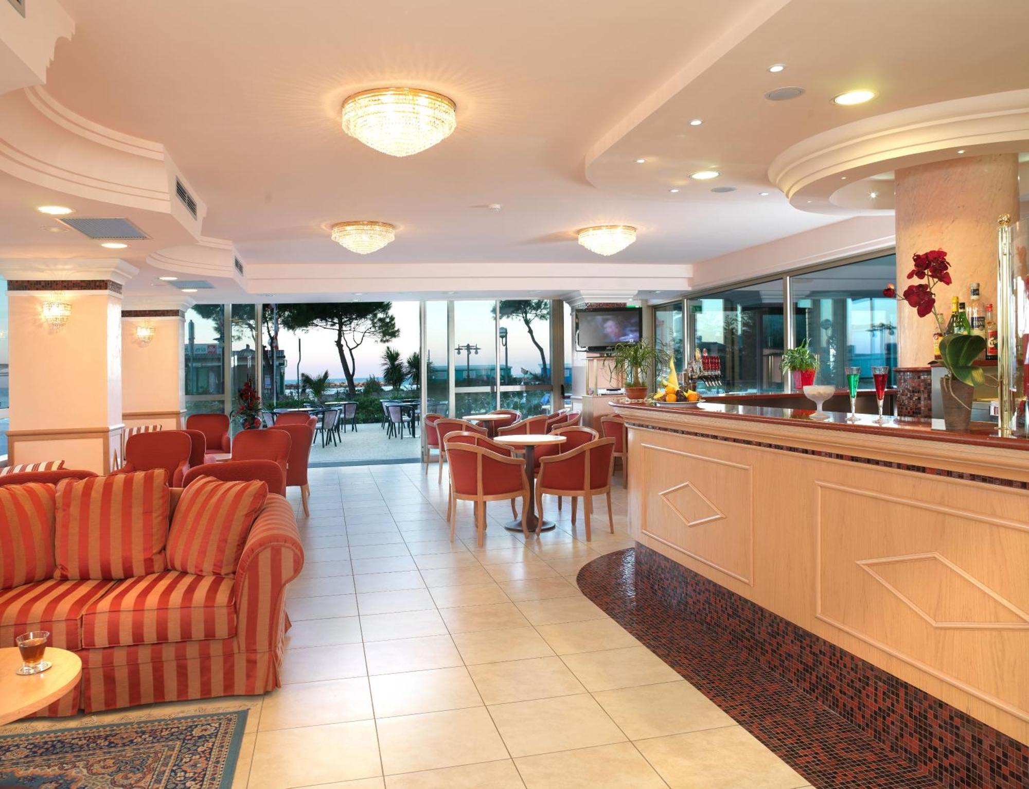 Hotel Mondial Белариа-Игеа Марина Екстериор снимка
