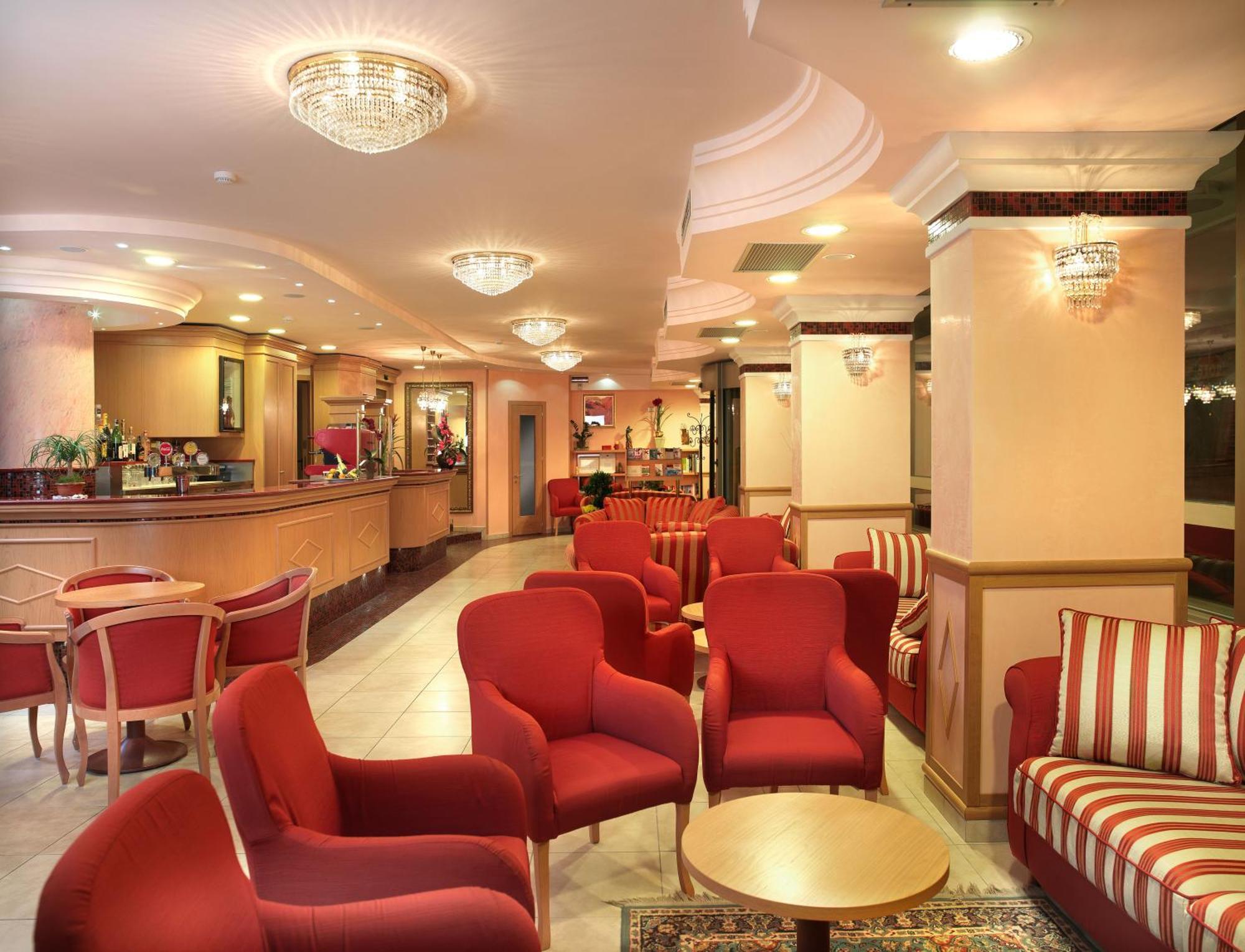 Hotel Mondial Белариа-Игеа Марина Екстериор снимка