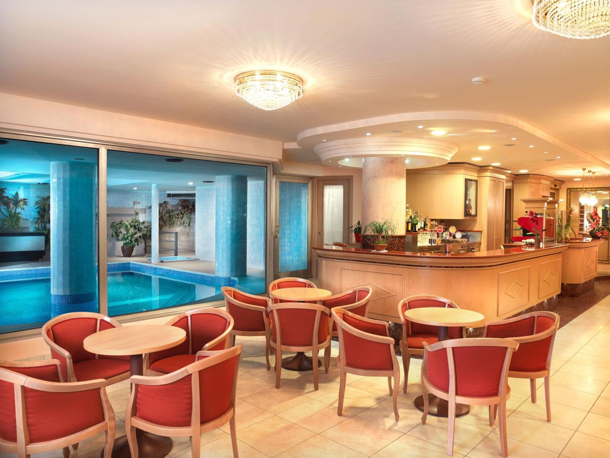 Hotel Mondial Белариа-Игеа Марина Екстериор снимка