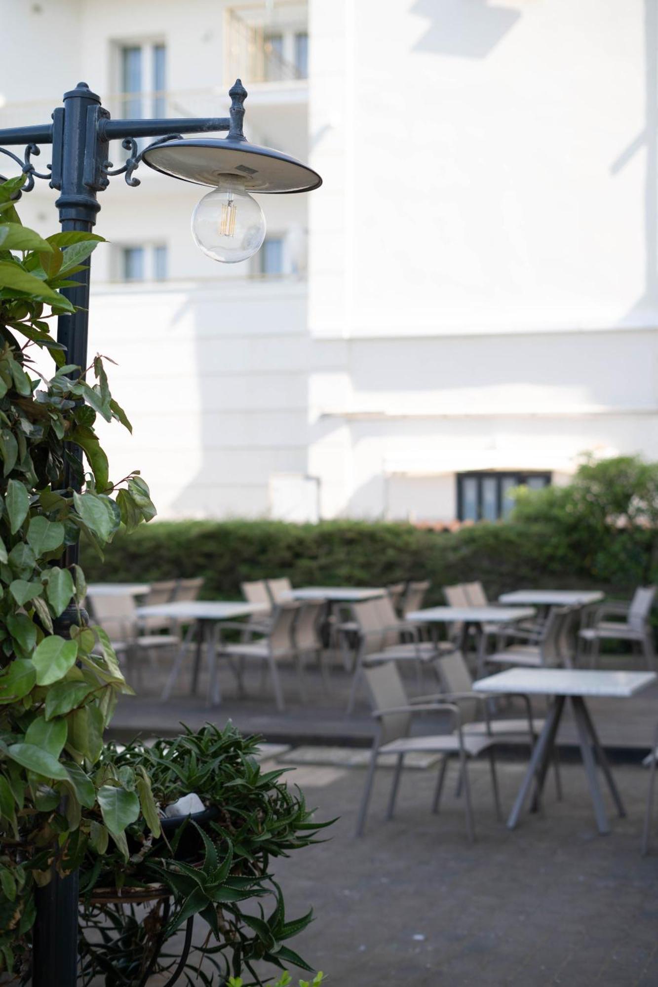 Hotel Mondial Белариа-Игеа Марина Екстериор снимка