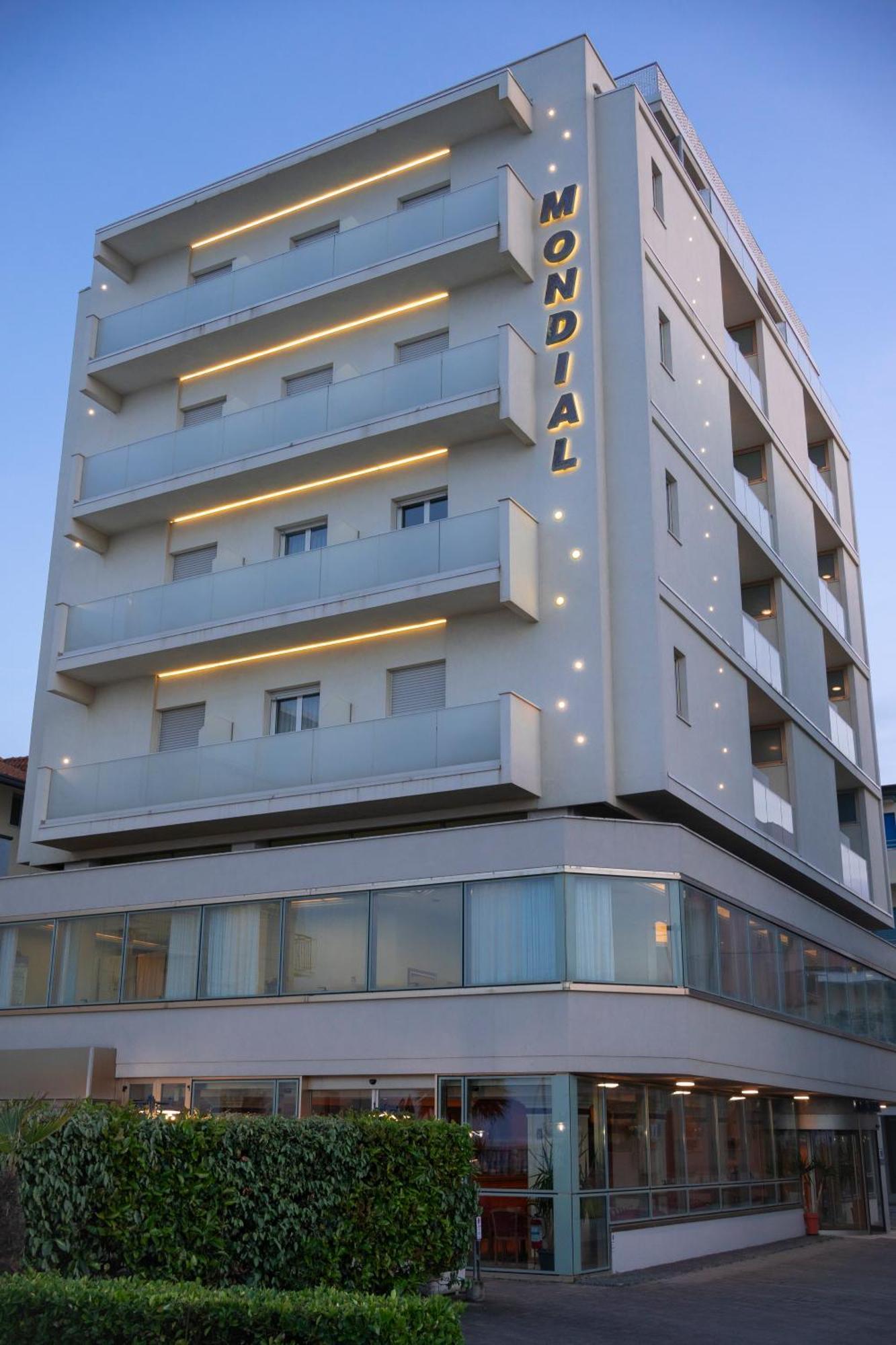 Hotel Mondial Белариа-Игеа Марина Екстериор снимка