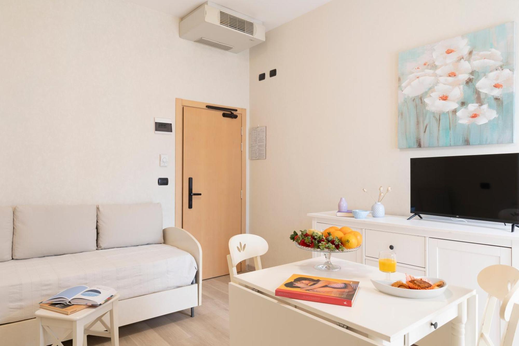 Hotel Mondial Белариа-Игеа Марина Екстериор снимка