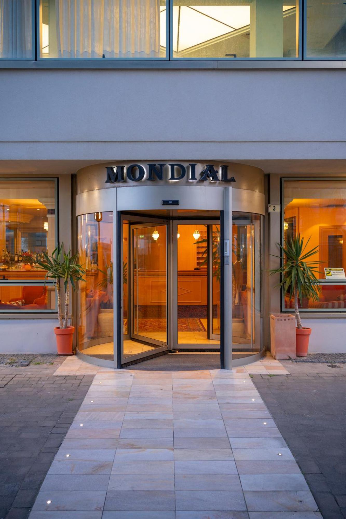 Hotel Mondial Белариа-Игеа Марина Екстериор снимка