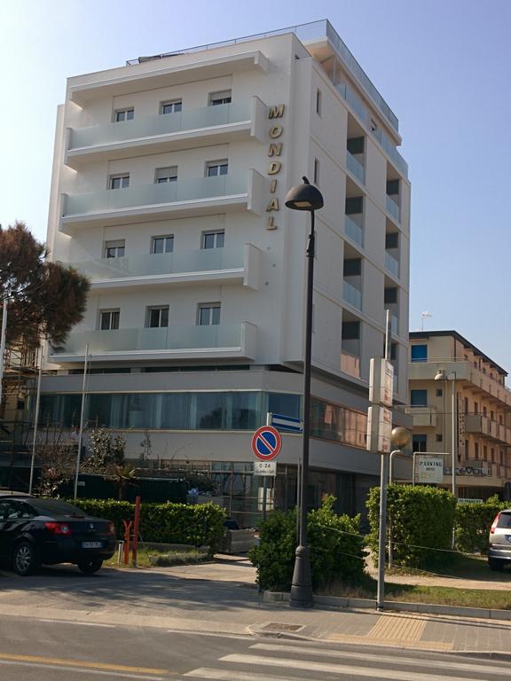Hotel Mondial Белариа-Игеа Марина Екстериор снимка