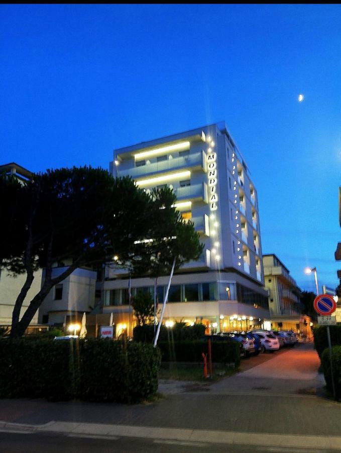 Hotel Mondial Белариа-Игеа Марина Екстериор снимка